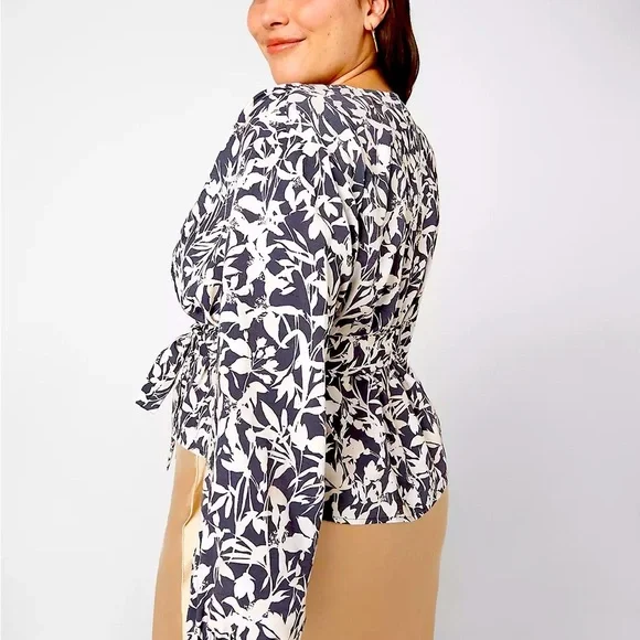 Lane Bryant Classic Crop Long-Sleeve Full Wrap Top in Maya Floral Size 28 - Picture 2 of 7